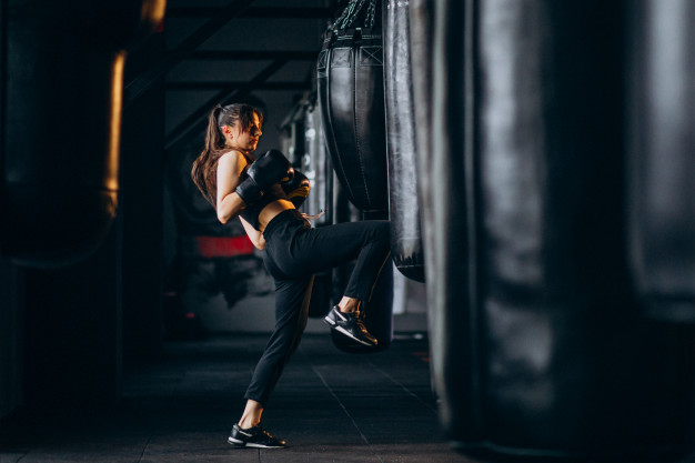 women's kickboxing

